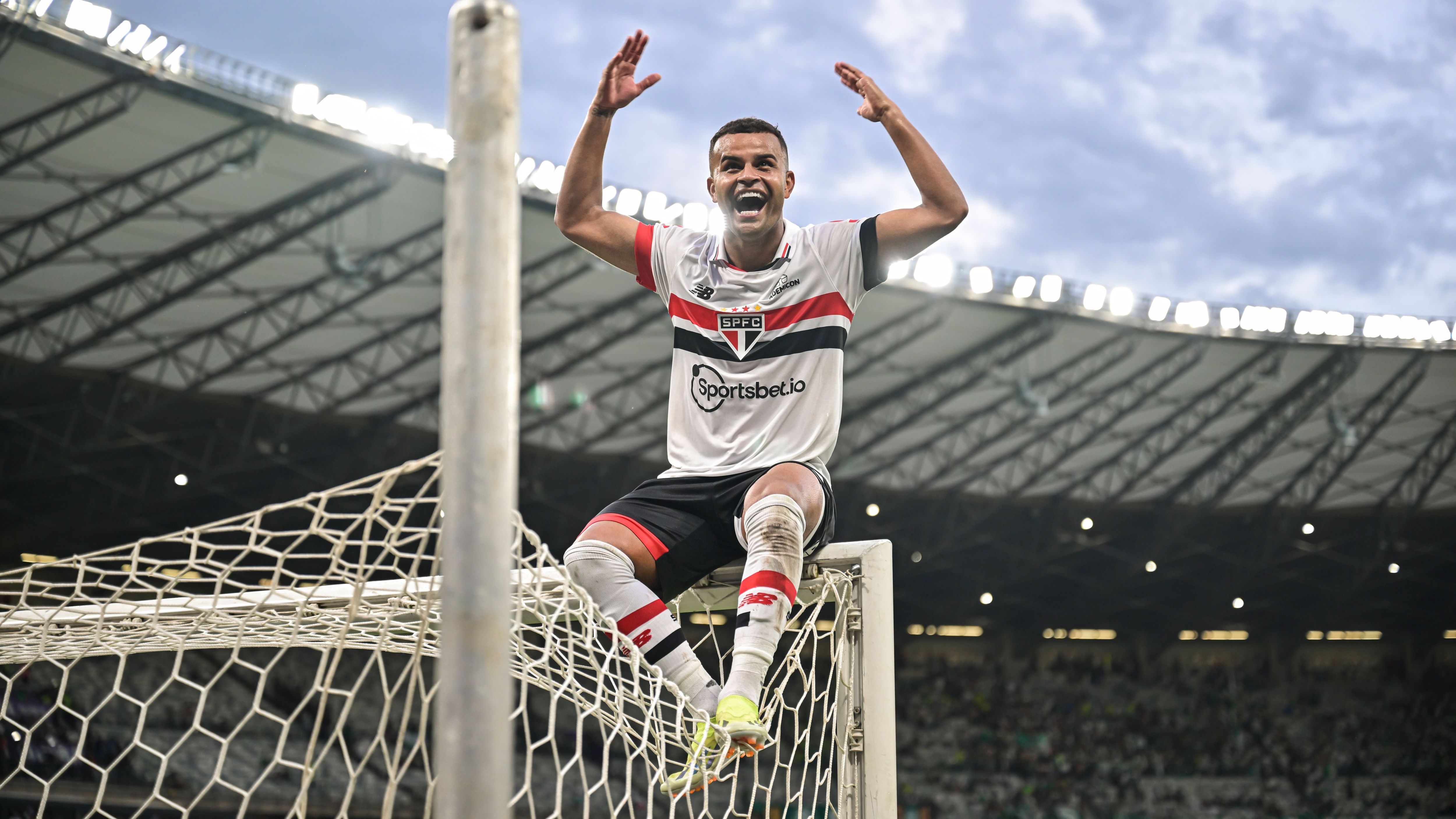 <strong>Campeonato Brasileiro Serie A</strong><br>Ausgaben: 114 Millionen Euro<br>Einnahmen: 234 Millionen Euro<br>Alleine durch die Abgänge von Vitor Roque, Lucas Beraldo und Gabriel Moscardo konnte die brasilianische Liga Einnahmen von 80 Millionen Euro erwirtschaften.