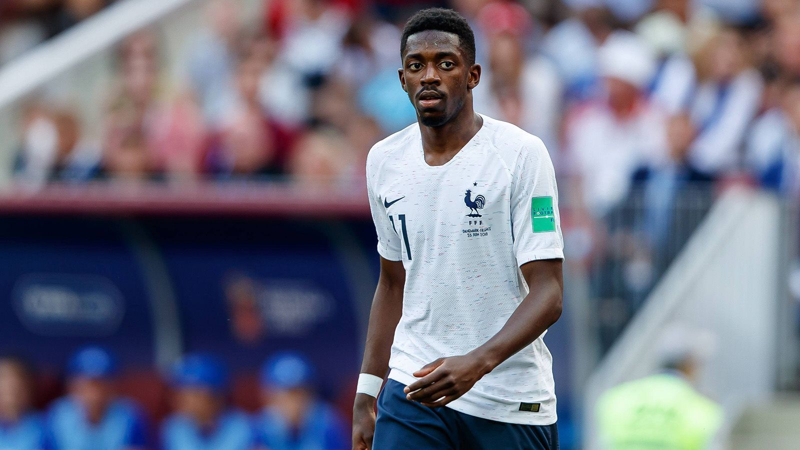 
                <strong>Ousmane Dembele (Frankreich)</strong><br>
                Dortmunder Streit-Profi und Rekord-Transfer: Ousmane Dembele kam im Sommer 2016 vom Stade Rennes zu Borussia Dortmund und spielte eine überragende Debüt-Saison. Ein Jahr später hatte der junge Franzose keine Lust mehr auf Dortmund und erstreikte sich seinen Transfer zum FC Barcelona. Dieser brachte den Dortmundern immerhin stattliche 115 Millionen Euro ein. 
              