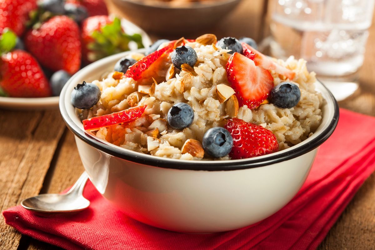 Healthy Homemade Oatmeal with Berries