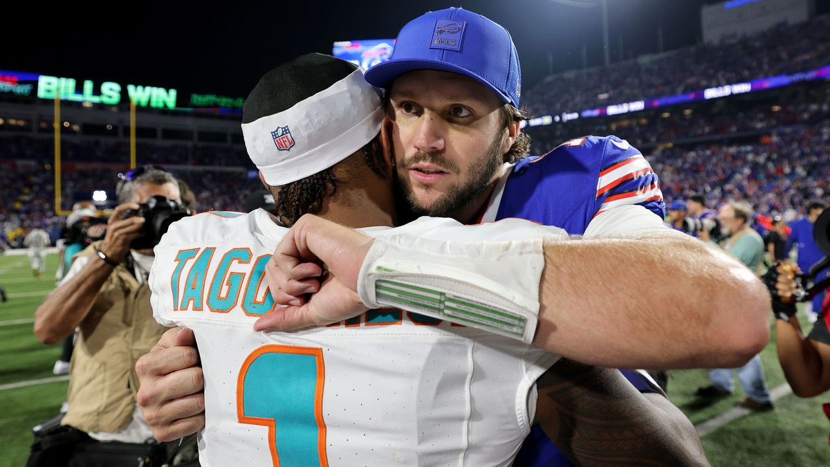Miami Dolphins v Buffalo Bills