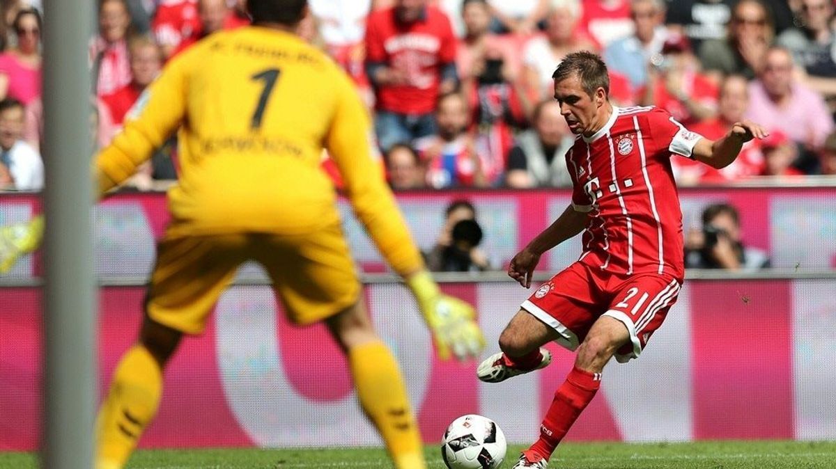 Lahm machte sein letztes Spiel bei Bayern-Sieg