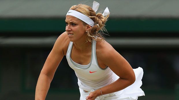 
                <strong>Der Schlüssel zum Erfolg</strong><br>
                Vor allem dank ihres starken Aufschlages ist Sabine Lisicki auf Rasen kaum zu schlagen. Mit 210 km/h hält die Deutsche auch den inoffiziellen Weltrekord
              