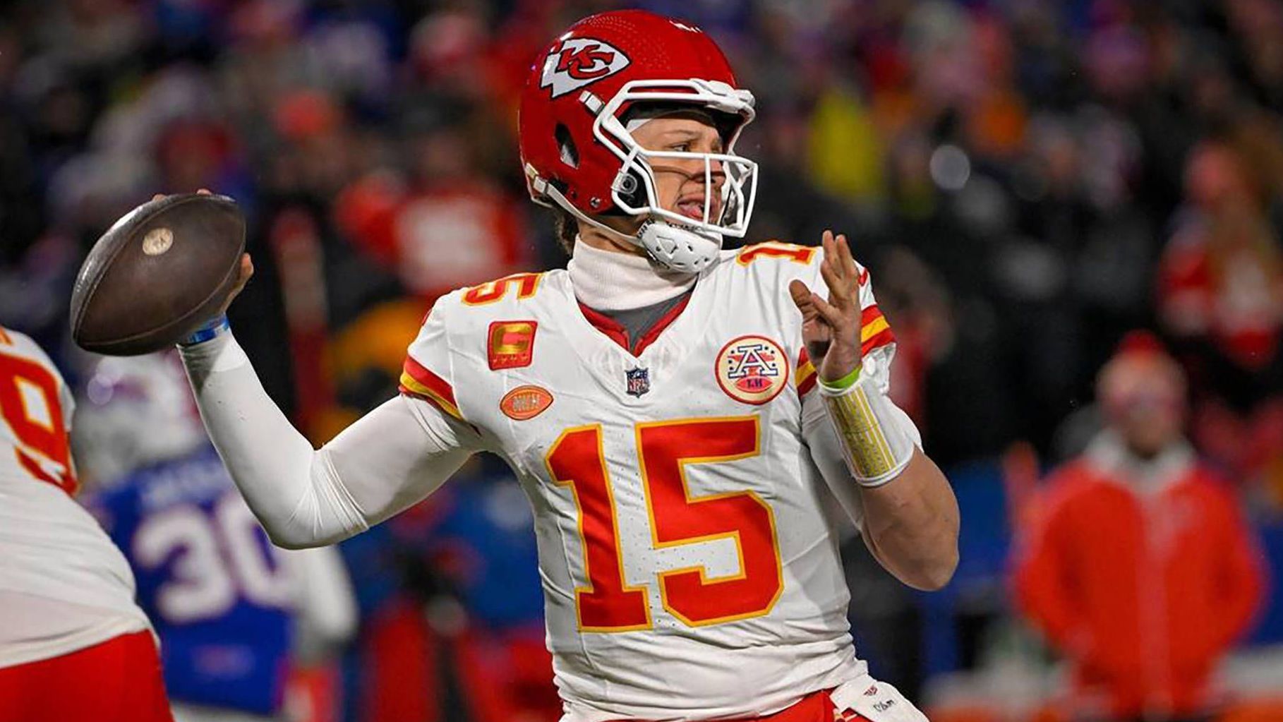 <strong>Quarterback: Patrick Mahomes (Kansas City Chiefs)</strong><br>Passing Yards: 4183<br>Passing Attempts: 597<br>Completion-Rate: 67,2 Prozent<br>Touchdows: 27<br>Interceptions: 14