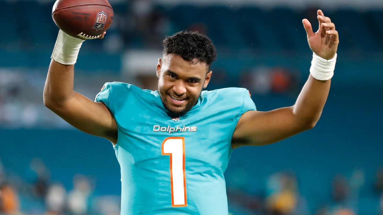 <strong>Miami Dolphins: 8 Quarterbacks</strong><br>
                Tua Tagovailoa (51), Ryan Tannehill (24), Ryan Fitzpatrick (20), Jay Cutler (14), Jacoby Brissett (5), Brock Osweiler (5), Matt Moore (5), Chad Henne (4)
