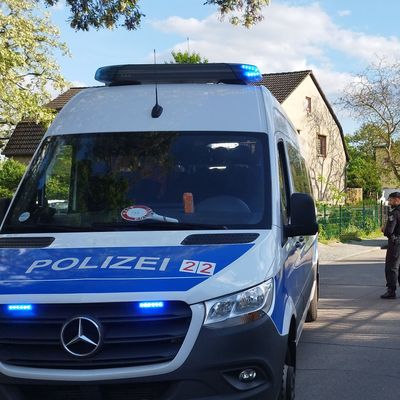 Im Berliner Bezirk Spandau ist ein Mann auf offener Straße getötet worden. 