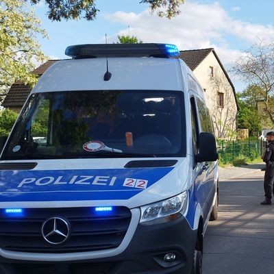 Im Berliner Bezirk Spandau ist ein Mann auf offener Straße getötet worden. 