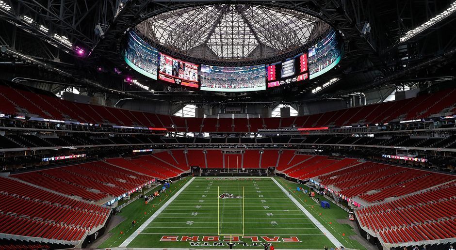 
                <strong>Sitzplätze erweiterbar</strong><br>
                Für 71.000 Menschen ist im Mercedes-Benz Stadium Platz. Zu besonderen Ereignisse lassen sich die Sitzplätze aufstocken. Zum Super Bowl dürften etwa 75.000 Zuschauer erwartet werden.
              