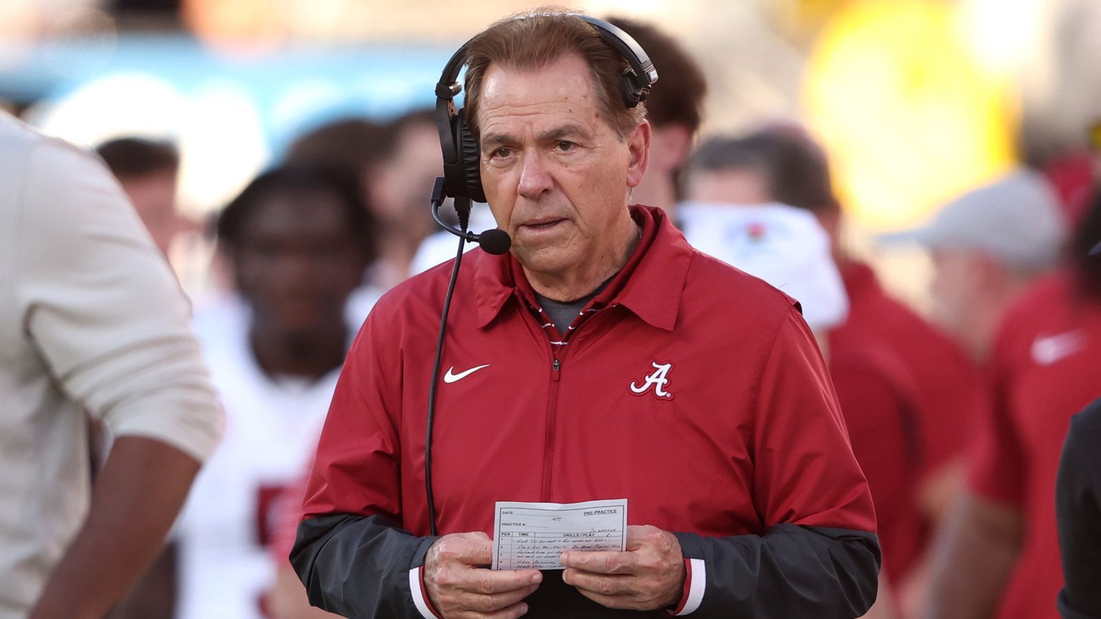 <b>Heisman-Maschinen von Saban<br></b>In 2009 wurde Mark Ingram als Running Back Sieger der Heisman Trophy für Sabans Alabama. In 2015 wurde es Running Back Derrick Henry, in 2020 Wide Receiver Devonta Smith und in 2021 auch ein Quarterback mit Bryce Young.