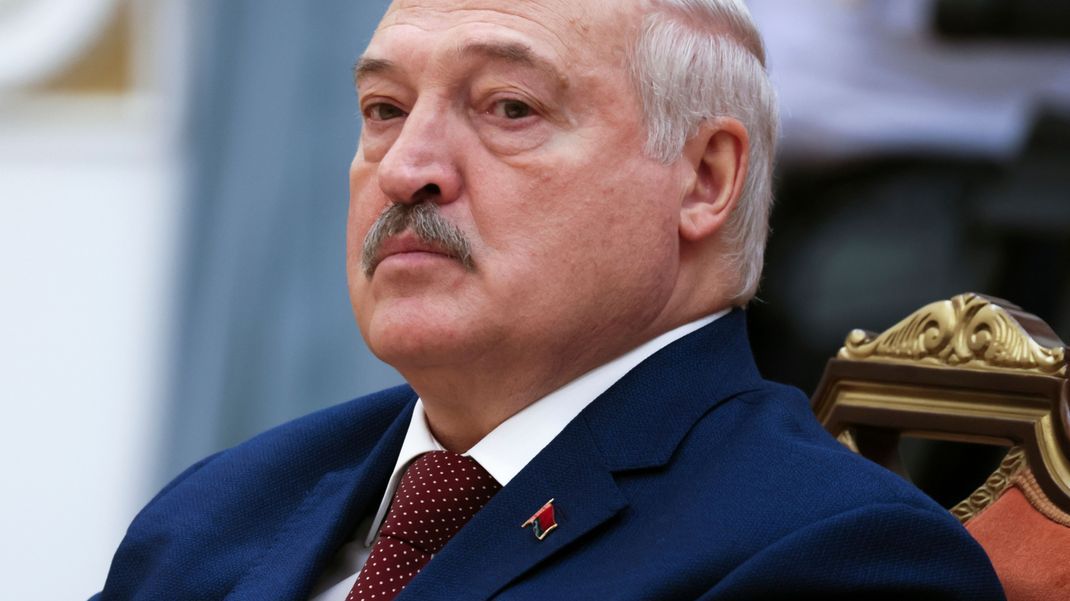 Präsident Lukaschenko rief eben noch den Botschafter von Belarus in Deutschland, Denis Sidorenkio, ab. Sein Tod gibt Rätsel auf.