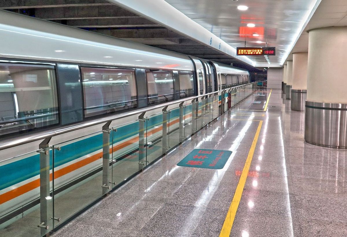 Transrapid Zug Bahnhof Pixabay 
