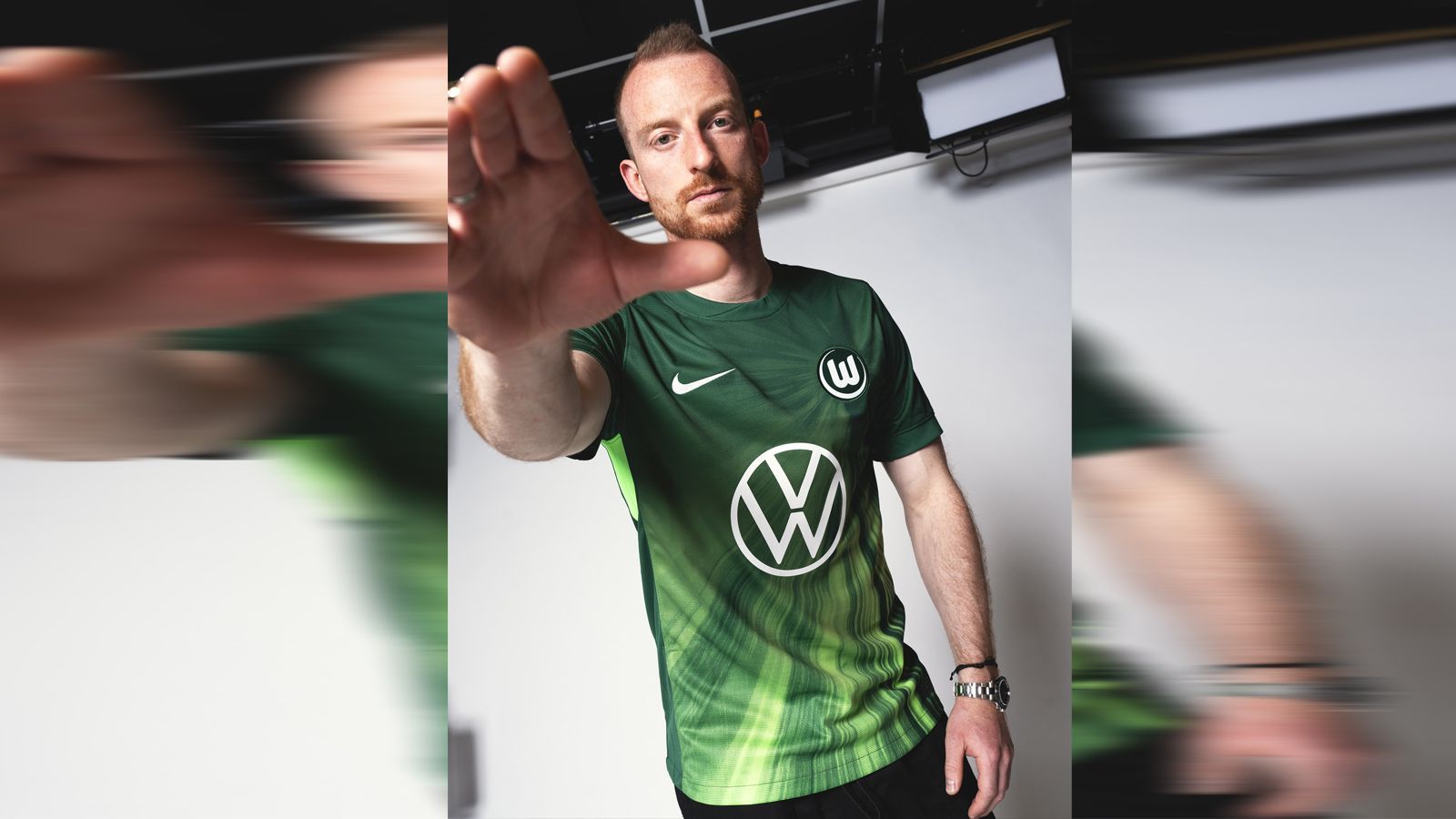 <strong>VfL Wolfsburg - Heimtrikot</strong><br>"In den Farben vereint" - unter diesem Motto präsentieren die Wölfe das neue Heimtrikot. Die Grünvariationen werden auf der Homepage als "dynamisch" und "modern" beschrieben. Weiter heißt es: "Die strahlenförmigen Akzente stehen für Energie, Tempo und Leidenschaft. Jeder Streifen wirkt wie ein Impuls nach vorn – für alle, die den Fußball nicht nur sehen, sondern spüren wollen."