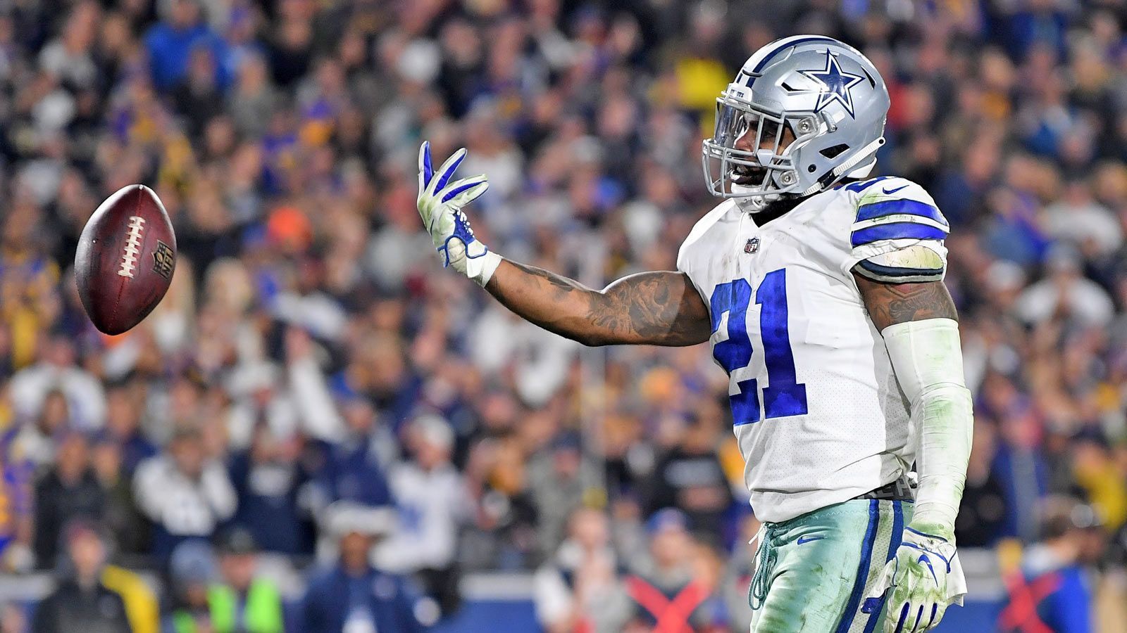 
                <strong>Ezekiel Elliott</strong><br>
                Wir bleiben in der Saison 2016. Hier dürften sich sicherlich noch einige an Ezekiel Elliots Weihnachtsüberraschung erinnern: Strandbuggies für die gesamte O-Line samt Ersatzspieler! Kostenpunkt: circa. 128.000 Dollar – ohne Steuern.
              