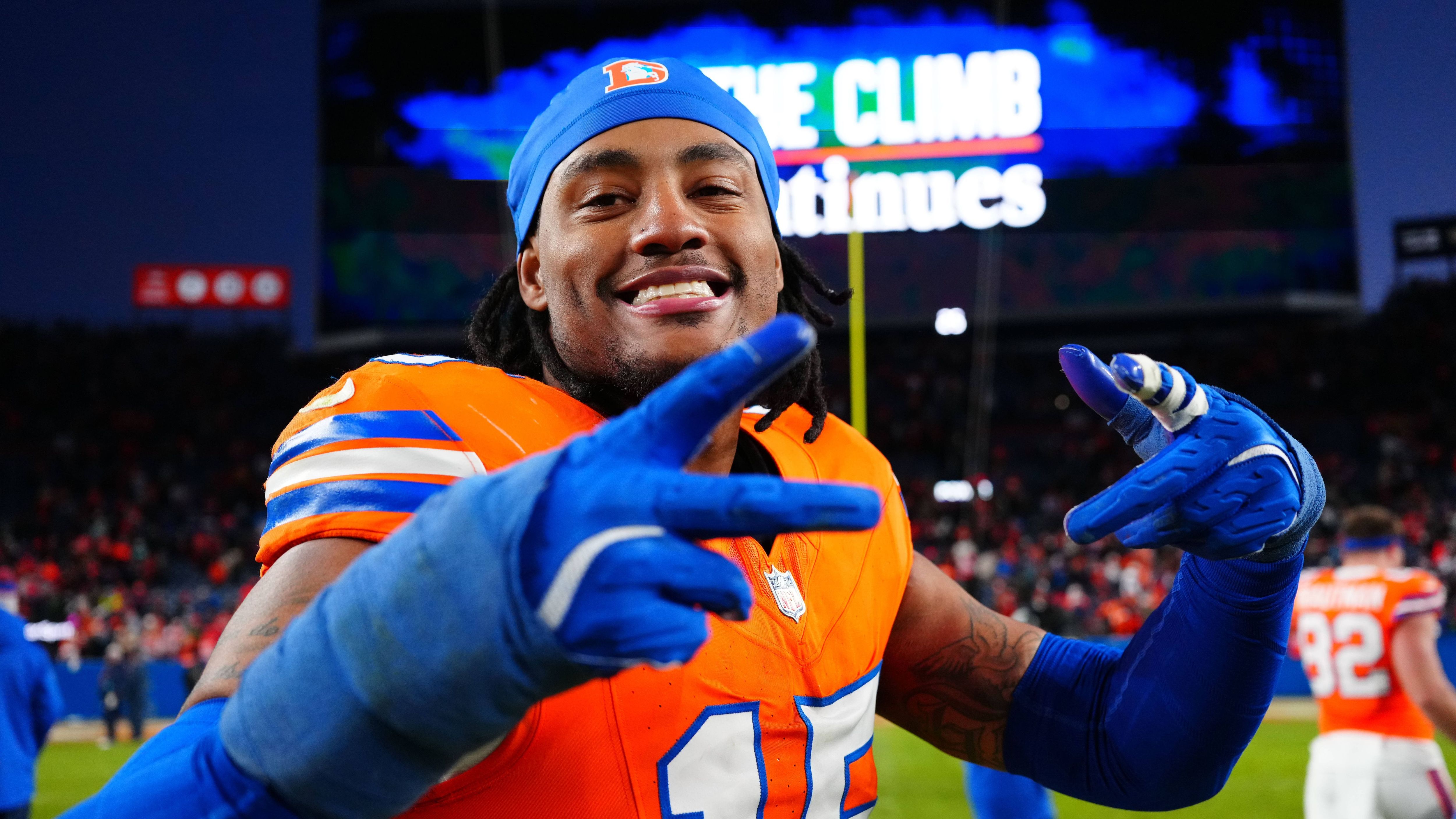 <strong>Nik Bonitto (Denver Broncos)</strong><br>Position: Linebacker<br>Durchschnittliches Jahresgehalt: 30 Millionen Dollar<br><strong>Bestbezahlter Spieler des gesamten Teams</strong>