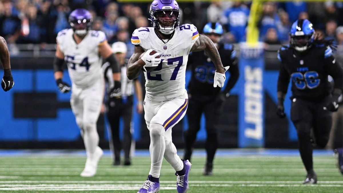 NFL, American Football Herren, USA Minnesota Vikings at Detroit Lions Jan 5, 2025; Detroit, Michigan, USA; Minnesota Vikings running back Cam Akers (27) breaks off a long run against the Detroit Li...