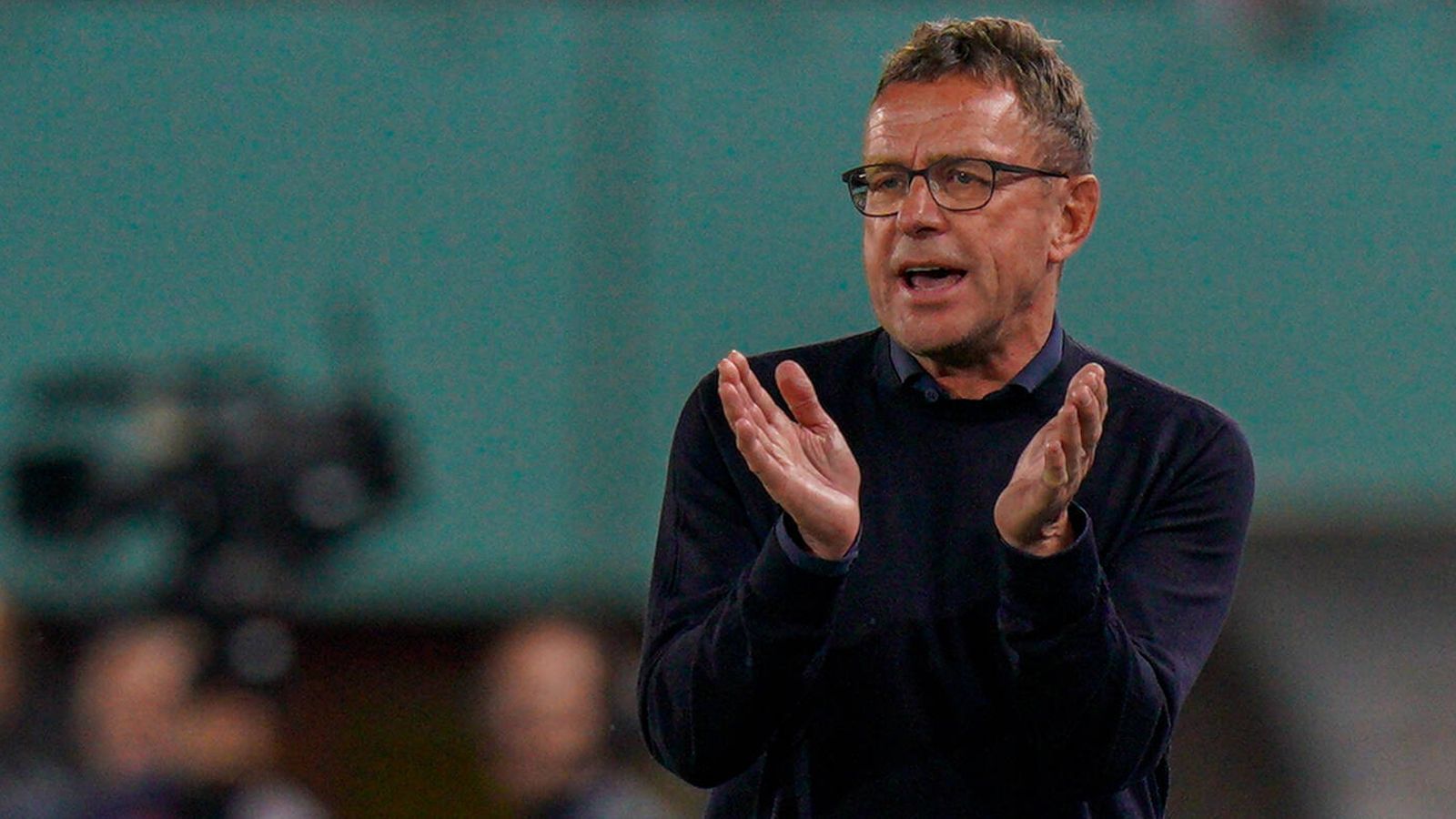 
                <strong>Ralf Rangnick: Diese Topspieler hat er hervorgebracht</strong><br>
                Ralf Rangnick - ran-Experte beim Supercup zwischen RB Leipzig und dem FC Bayern München am Samstag, 30. Juli ab 19 Uhr LIVE in SAT.1 und auf ran.de - hat schon diverse Stationen als Trainer und Manager in seiner Karriere hinter sich. Dabei brachte er stets absolute Stars hervor, die heute bei den besten Vereinen Europas spielen. ran zeigt euch, welche Topspieler Rangnick entdeckt hat.
              