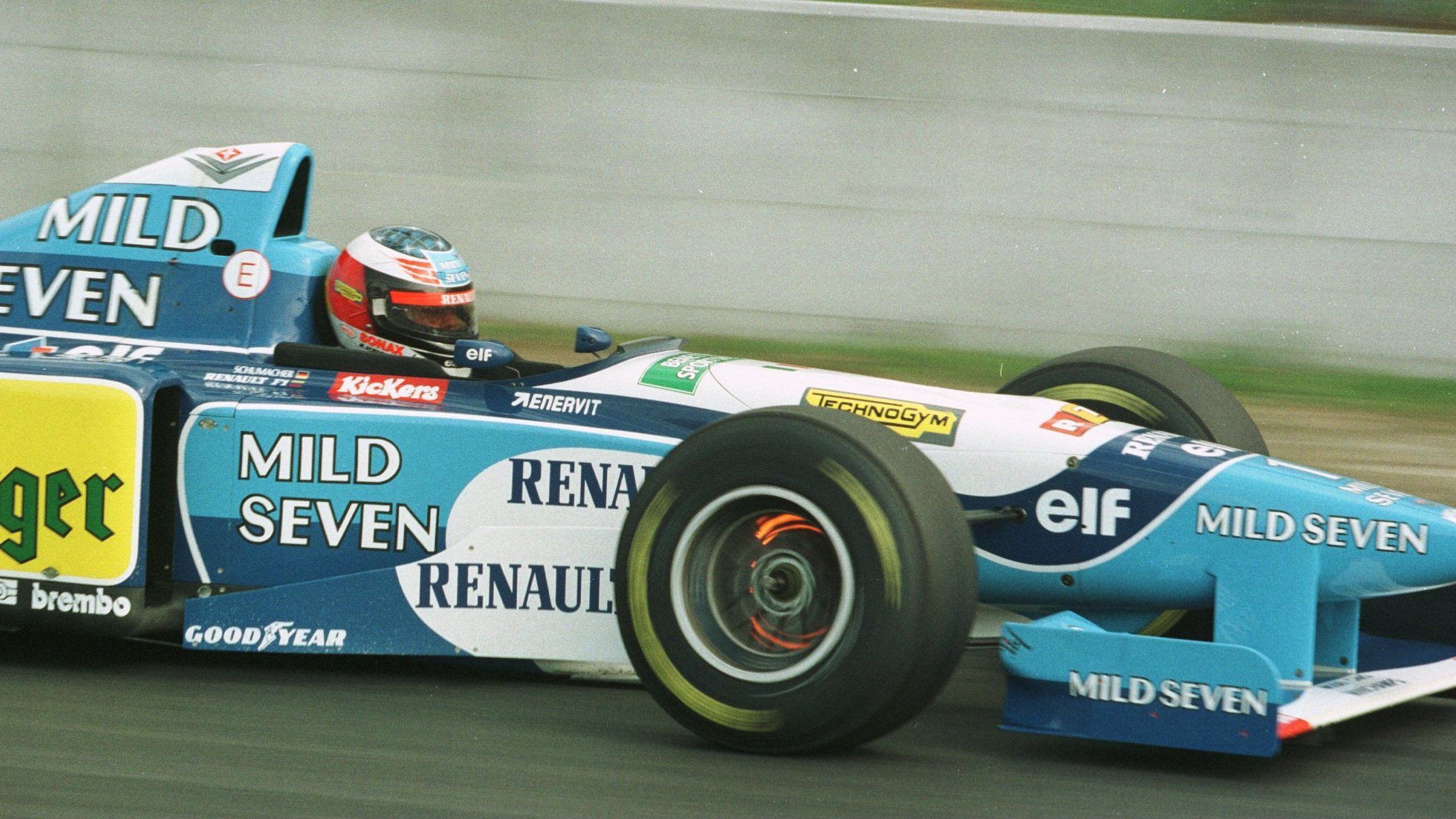 <strong>Zweiter WM-Titel 1995</strong><br>Die Saison 1995 wurde für Schumacher und Benetton zu einem Solo-Lauf, der Rennstall gewann auch erstmals die Konstrukteurs-WM. Am Ende des Jahres hatte Schumacher 33 Punkte Vorsprung auf Hill - für einen Sieg gab es damals aber auch nur zehn.