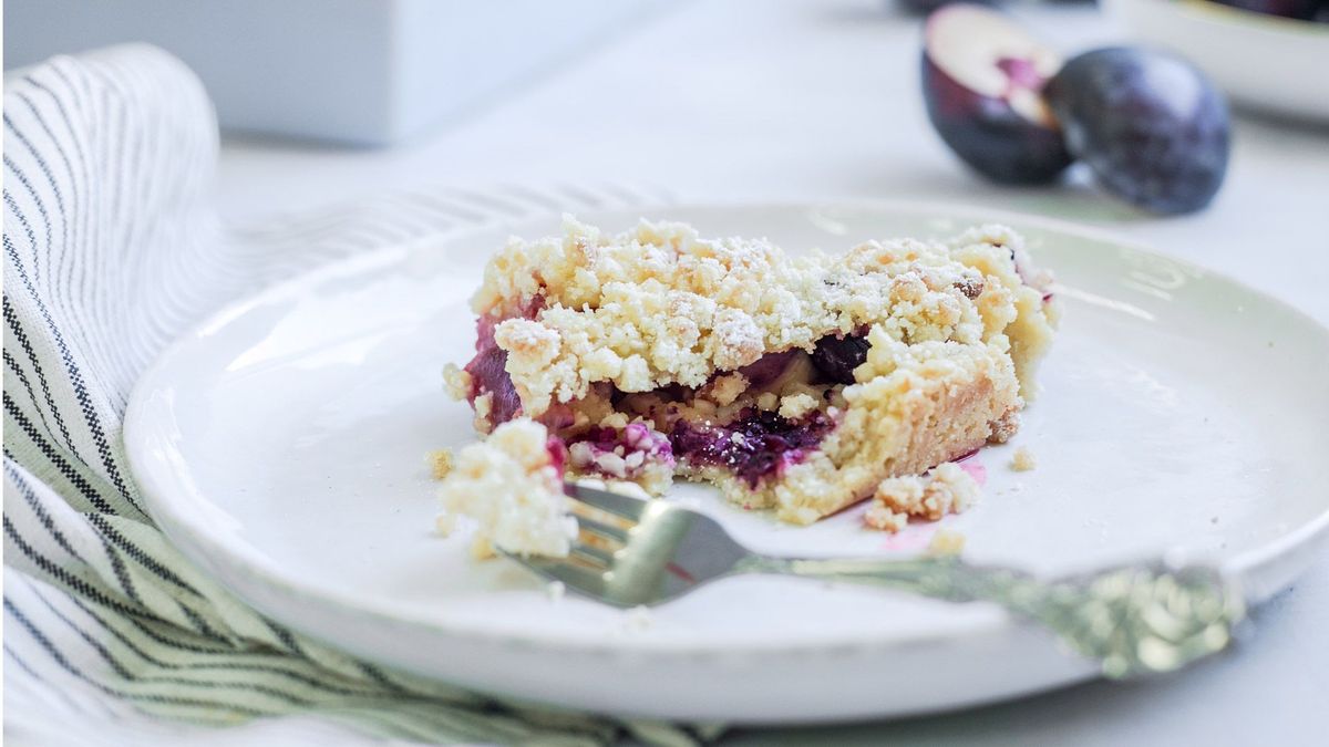 Crumble mit Pflaumen und Walnüssen 