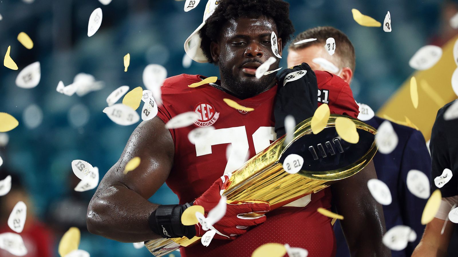 
                <strong>17. Pick: Las Vegas Raiders - Alex Leatherwood</strong><br>
                &#x2022; Offensive Lineman -<br>&#x2022; Alabama<br>
              