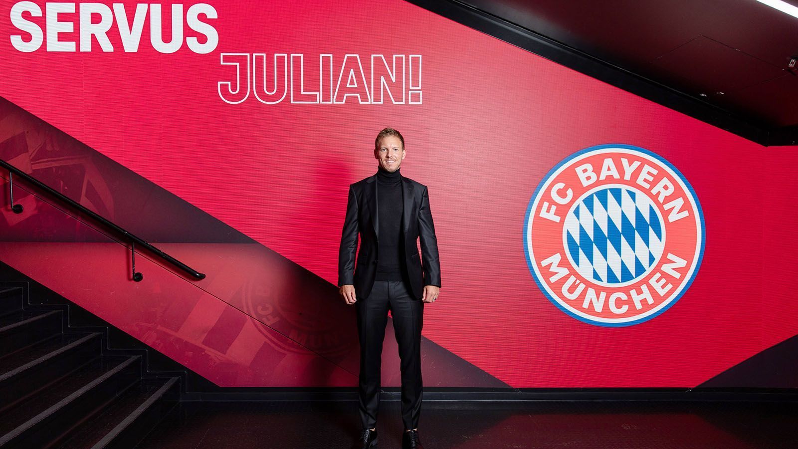 
                <strong>7. Juli: Julian Nagelsmann übernimmt bei Bayern</strong><br>
                Den Flick-Nachfolger lassen sich die Münchner eine zweistellige Millionensumme kosten. Aus Leipzig kommt Julian Nagelsmann nach München. Der gebürtige Bayer unterschreibt einen Fünfjahres-Vertrag und soll beim Rekordmeister eine Ära prägen. 
              