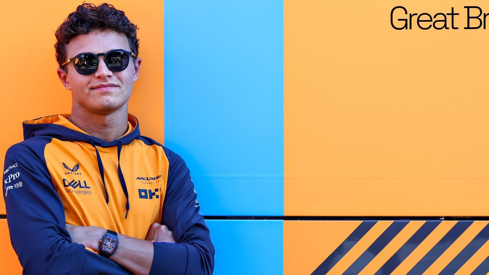 
                <strong>Gewinner: Lando Norris (McLaren)</strong><br>
                Auch Lando Norris ist eine Konstante in den Top-10 der Formel 1. In Frankreich wurde der zweitjüngste Pilot im Feld nach einem starken fünften Platz im Qualifying letztlich Siebter - wie schon zwei Wochen zuvor in Österreich. Norris bleibt der Garant für den Aufwärtstrend von McLaren, die zu Saisonbeginn schwer in die Gänge kamen. Nicht zufällig liegt er in der WM-Wertung hinter den Red-Bull-, Ferrari- und Mercedes-Piloten auf Position sieben. Seinen Teamkollegen Daniel Ricciardo dominiert er beinahe nach Belieben - so scheint es jedenfalls.
              