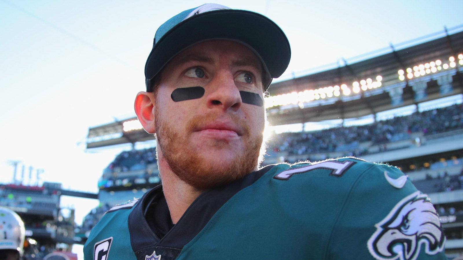 
                <strong>Top 10: Die NFL-Stars mit dem höchsten garantierten Gehalt</strong><br>
                Carson Wentz hat einen neuen Mega-Vertrag unterschrieben. Der Quarterback der Philadelphia Eagles bindet sich vorzeitig vier weitere Jahre an die Franchise und kassiert damit ordentlich ab. Er ist nun laut "Spotrac.com" gemeinsam mit einem Kollegen der Spieler mit dem höchsten garantierten Gehalt in der NFL. ran.de zeigt die Top 10. (Stand: 7. Juni 2019)
              