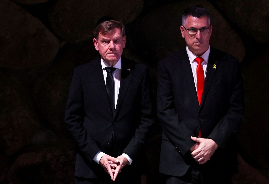 Außenminister Wadephul (links) kommt mit seinem israelischen Amtskollegen Saar zusammen. Überschatten Gaza-Demos das Treffen? (Archivbild)