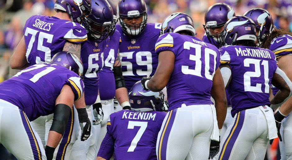 
                <strong>Minnesota Vikings</strong><br>
                NFL-Rekord: Der Gastgeber des Super Bowl stellt die beste Defense allgemein mit 275,9 Yards pro Spiel und die beste Scoring Defense mit 15,8 Punkten pro Spiel in dieser Saison.Franchise-Rekord: Tight End Kyle Rudolph gelangen in seiner Karriere 37 Touchdown-Catches - die meisten für seine Position.
              