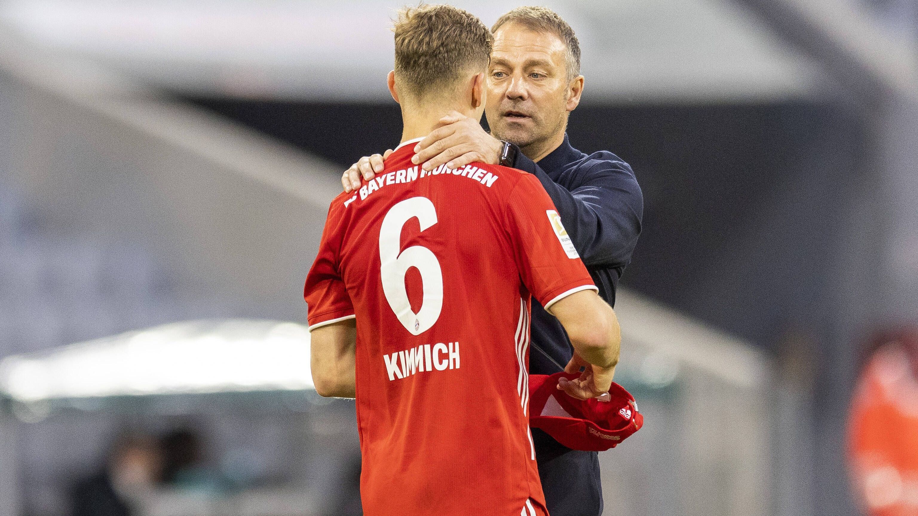 <strong>Saison 2020/21: Unumstritten im Mittelfeld</strong><br>In der Saison darauf war Kimmich komplett unumstritten im Mittelfeld, zumal Thiago die Bayern nach dem Champions-League-Triumph Richtung Liverpool verlassen hatte. In 39 Pflichtspielen steuerte er sechs Tore und 14 Vorlagen bei.&nbsp;