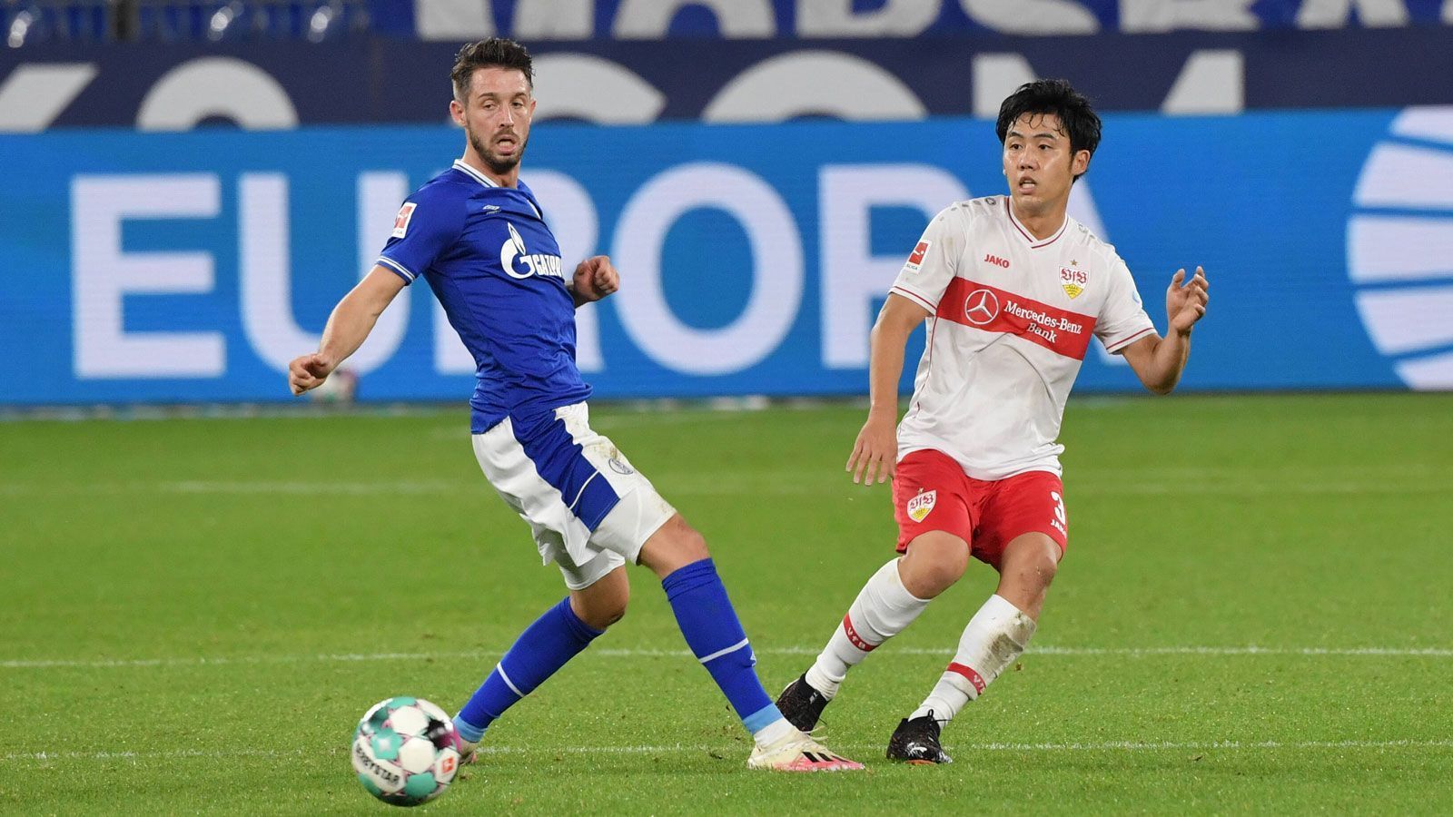 
                <strong>Mark Uth</strong><br>
                Agiert als Verbindungsspieler, als hängende Spitze. Arbeitet wie immer sehr viel, ist dauernd unterwegs, kämpferisch vorne dabei. Komplett glücklich sind seine Aktionen aber in Halbzeit eins nicht. Ist mit zunehmender Spieldauer immer weniger zu sehen. ran.de-Note: 4
              