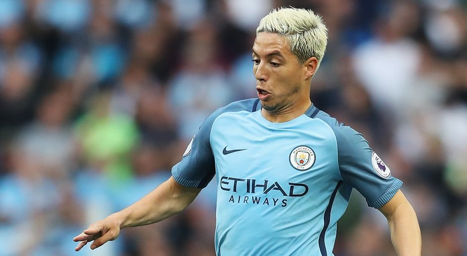 
                <strong>Samir Nasri (Manchester City -> FC Sevilla)</strong><br>
                Samir Nasri (Manchester City -> FC Sevilla): Auch für Samir Nasri scheint es unter Guardiola keine Zukunft bei Manchester City zu geben. Deswegen wechselt der 29-Jährige auf Leihbasis für ein Jahr zum FC Sevilla.
              