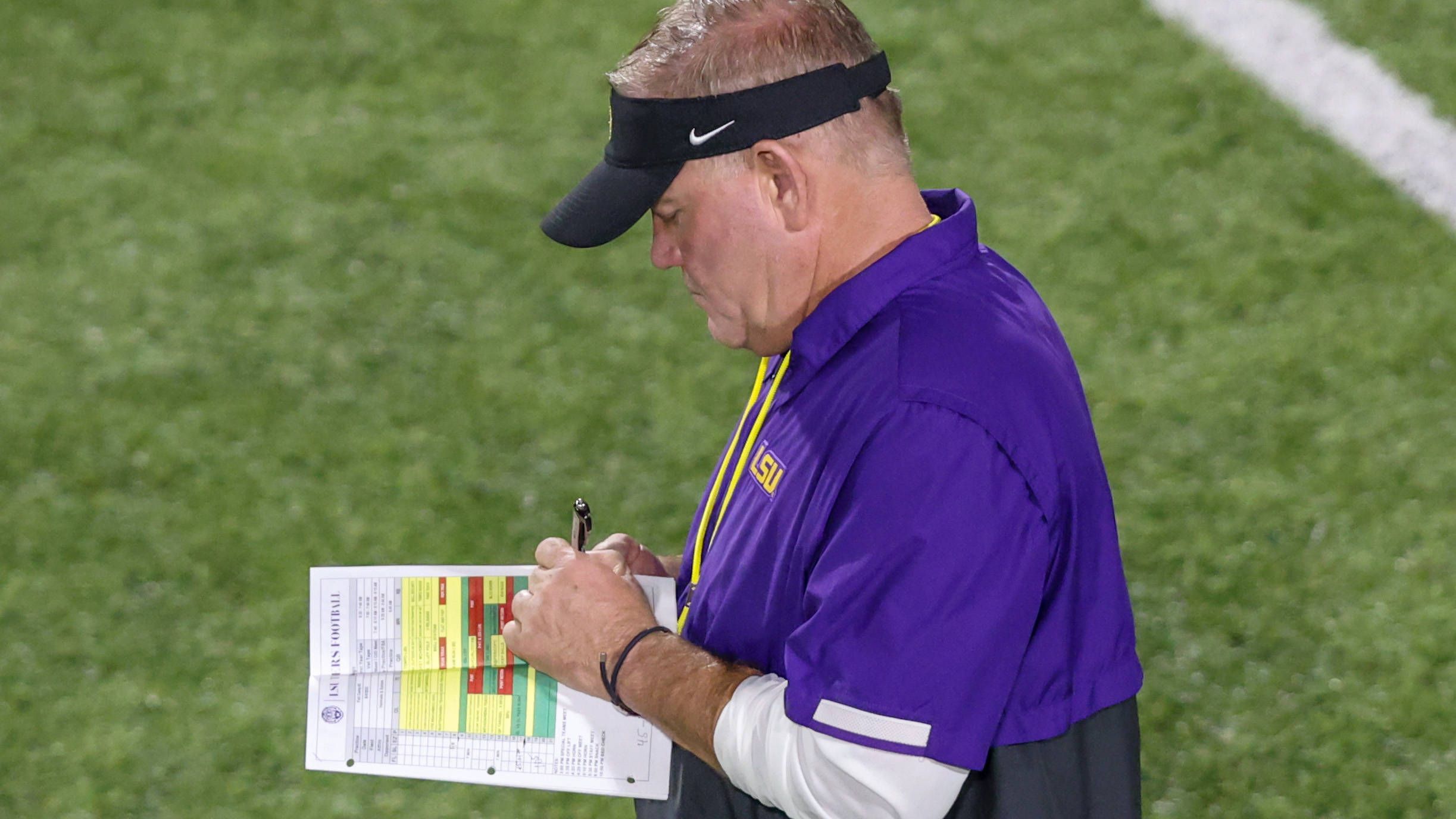 <strong>Platz 5 (geteilt): Brian Kelly (LSU)<br></strong>Auch Brian Kelly verdient 9,5 Millionen US-Dollar pro Saison. Nach seinem nicht ganz ruhigen Wechsel von Notre Dame zur LSU sind die Erwartungen - ähnlich wie das Gehalt - sehr hoch.