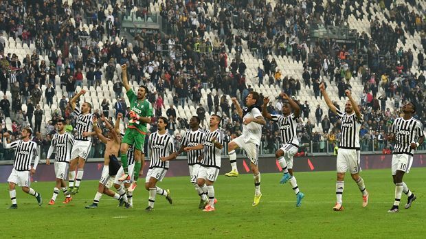 
                <strong>Juventus Turin</strong><br>
                Platz 4: Juventus Turin - 747 Tore. Größte Erfolge: 3x Uefa Cup, 1x Europapokal der Landesmeister, 1x Champions League
              