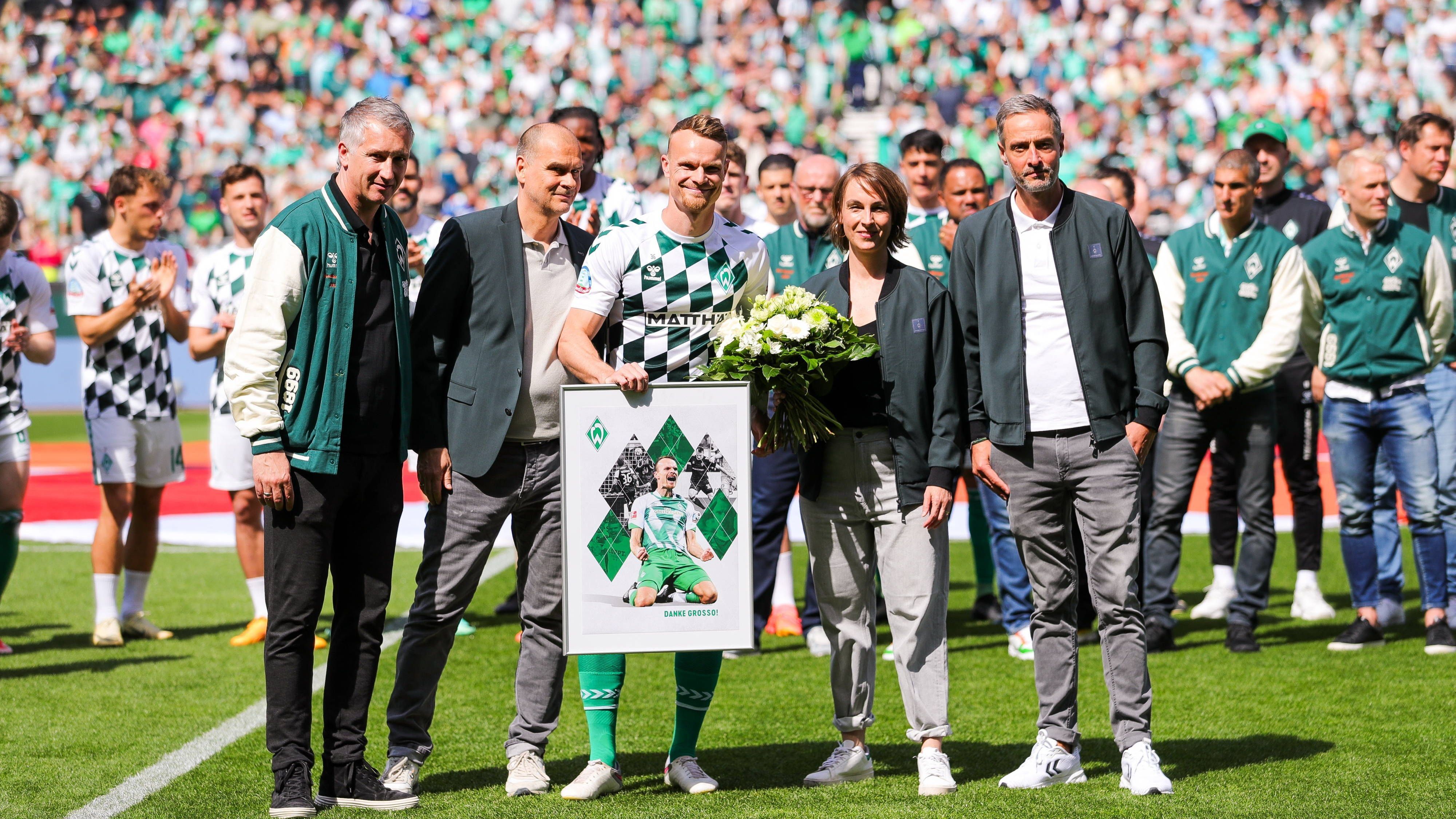 <strong>Christian Groß (Werder Bremen)</strong><br>Auch für Christian Groß endet die Zeit auf dem Bundesligarasen. Die Karriere des 34-Jährigen begann ungewöhnlich spät. Erst 2018 wechselte er nach einer unglücklichen Zeit beim Hamburger SV und weiteren Stationen beim SV Babelsberg und den Sportfreunden Lotte über den VfL Osnabrück zu Werder Bremen II, rückte dort wegen Verletzungssorgen zu den Profis auf. Das erste seiner 83 Bundesligaspiele absolvierte er 2019. 