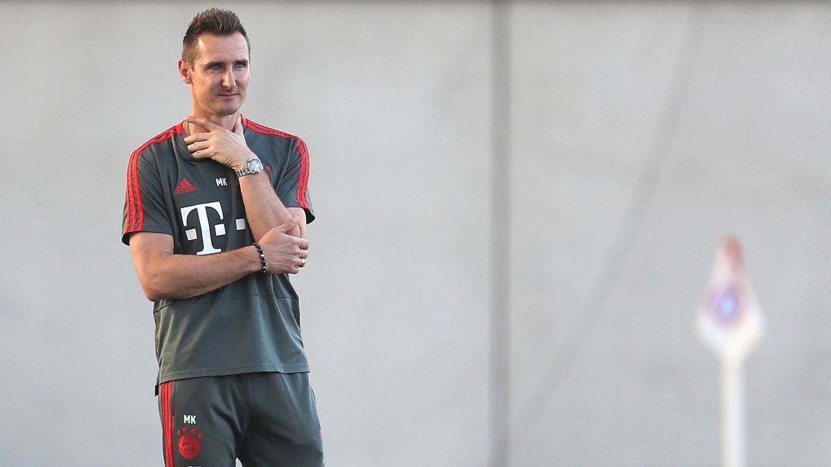 Beim FCB als Co-Trainer im Gespräch: Miroslav Klose