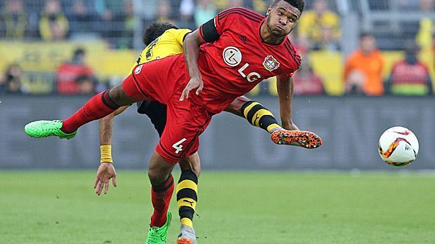 
                <strong>Jonathan Tah (Bayer Leverkusen)</strong><br>
                Jonathan Tah: Der 19-Jährige besitzt auch die Staatsangehörigkeit der Elfenbeinküste. Tah sammelt derzeit mit Bayer Leverkusen Champions-League-Erfahrung. 2015 wird er zudem mit der Fritz-Walter-Medaille in Gold für den besten deutschen U19-Spieler ausgezeichnet.
              