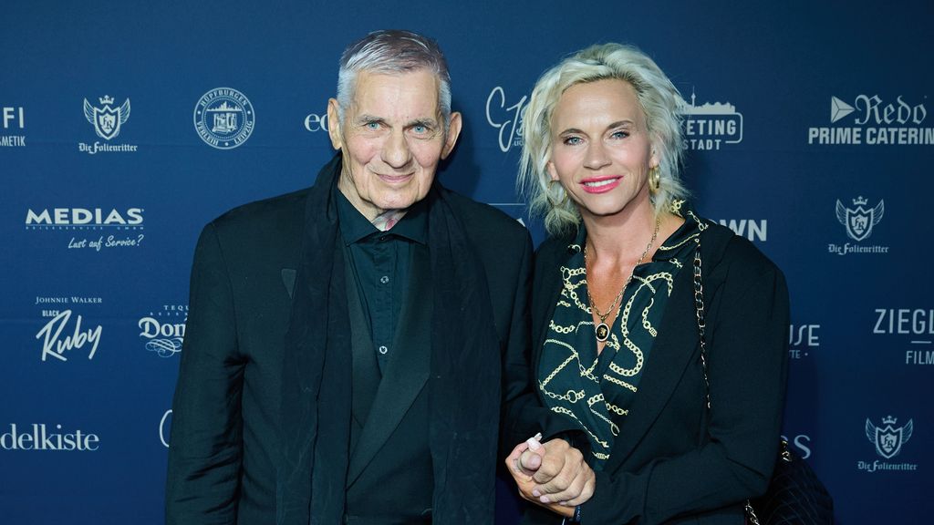 Heinz Hoenig nach schwerer Krankheit zurück auf dem roten Teppich