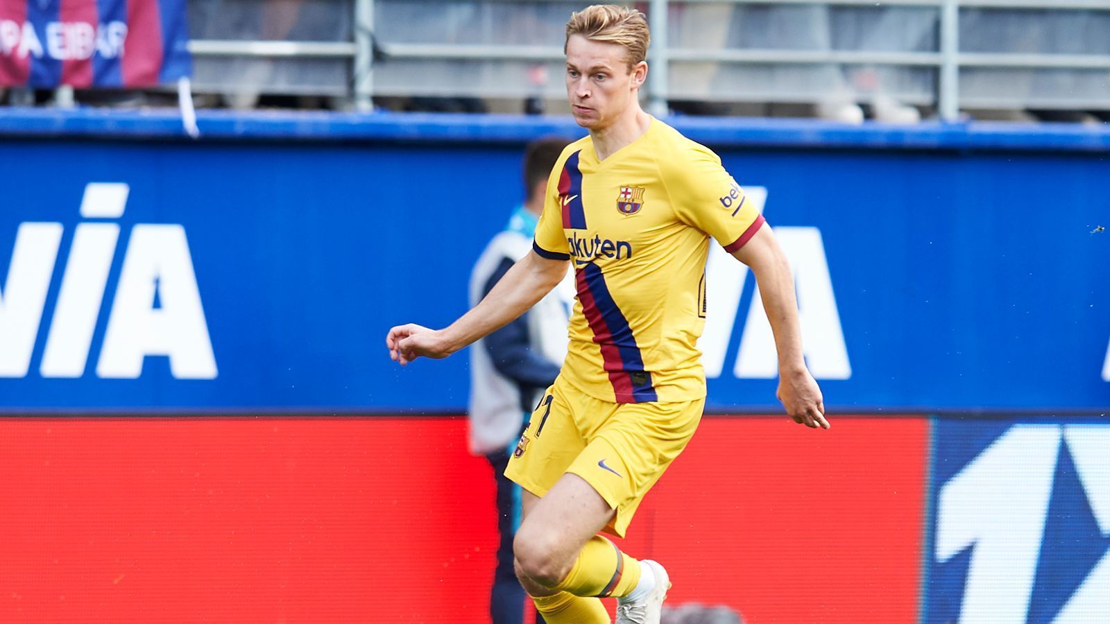 
                <strong>Frenkie de Jong (FC Barcelona)</strong><br>
                Position: MittelfeldAlter: 22 JahreNationalität: Niederlande
              