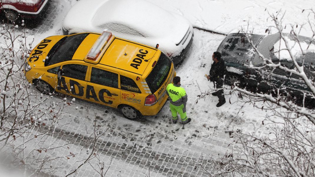 Ein ADAC-Pannenfahrzeug im Einsatz. (Symbolfoto)