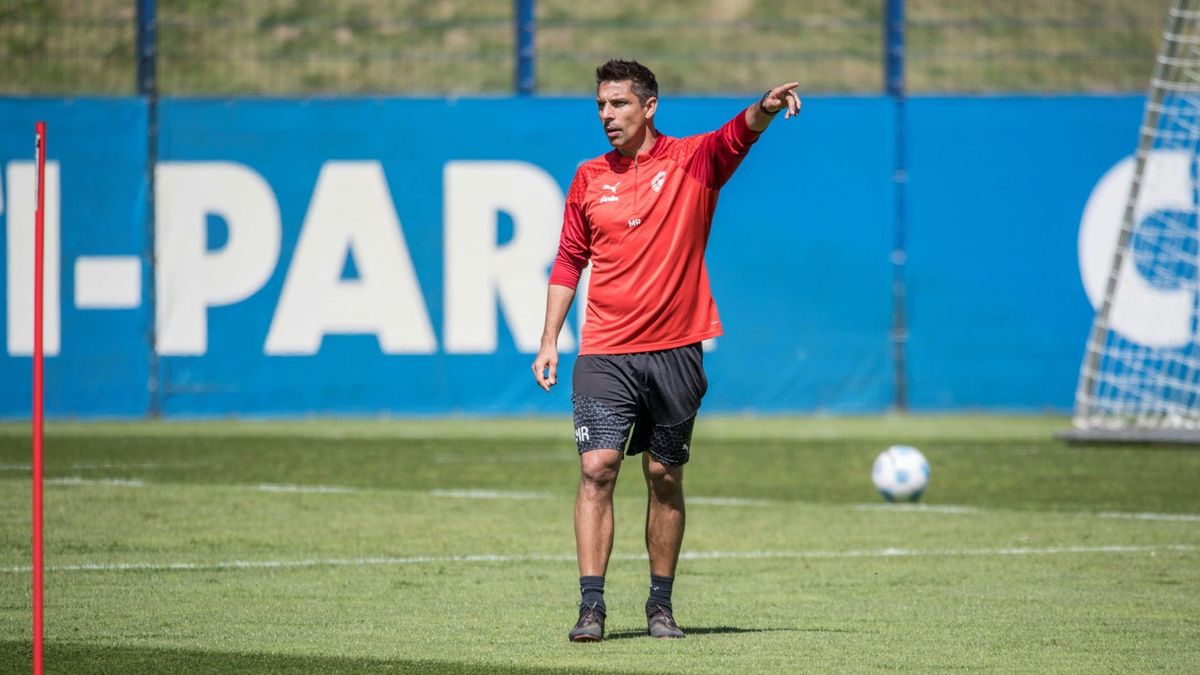 Rapp bittet sein Team zum Training