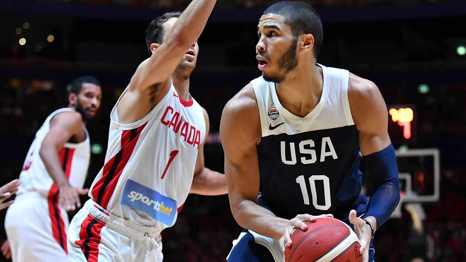 
                <strong>Jayson Tatum (21, USA) </strong><br>
                Team: Boston CelticsPosition: Small ForwardIn der NBA seit: 2017
              