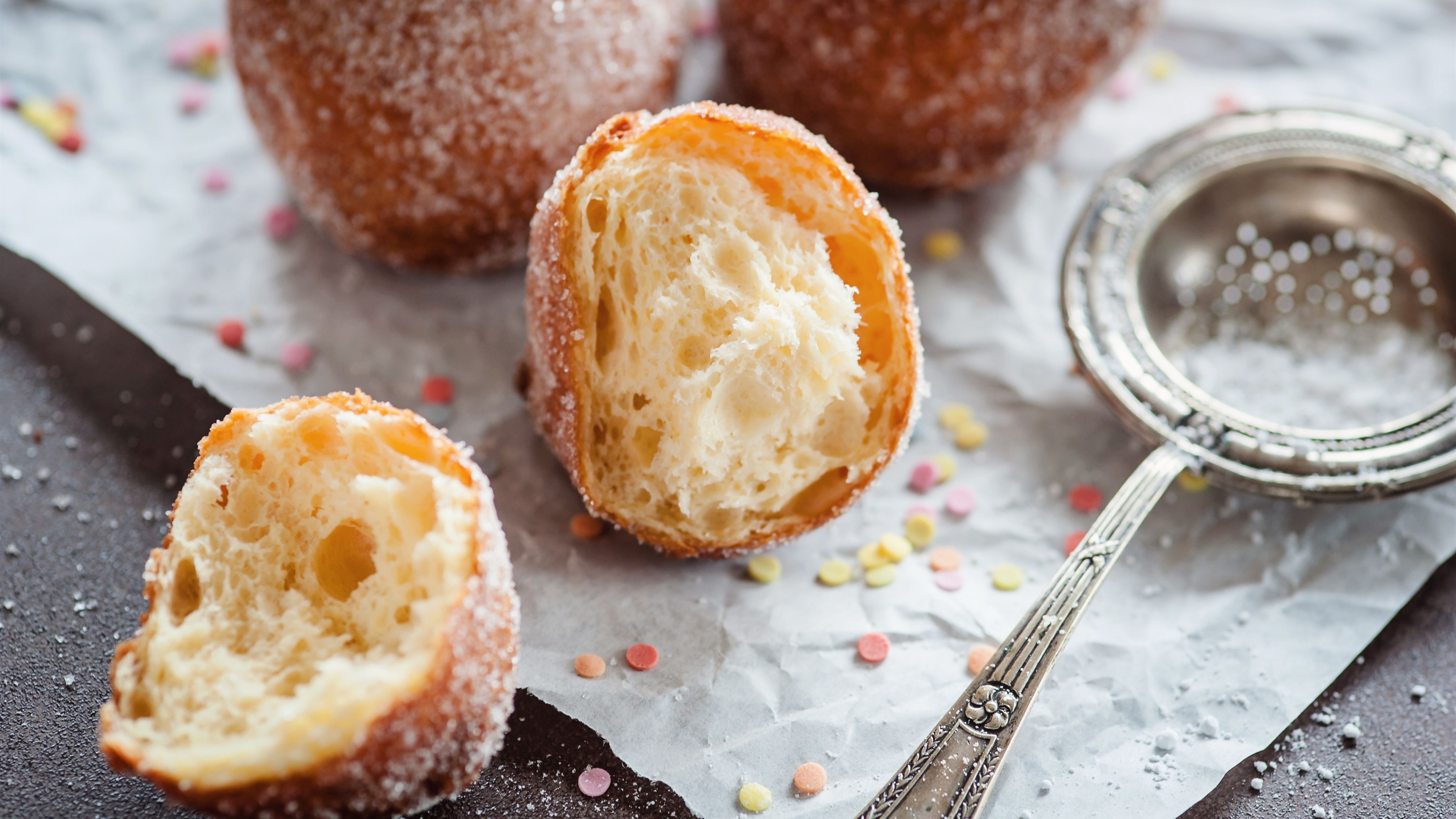 Fluffige Quarkbällchen ohne Fritteuse: Das leichte Rezept für die süße ...