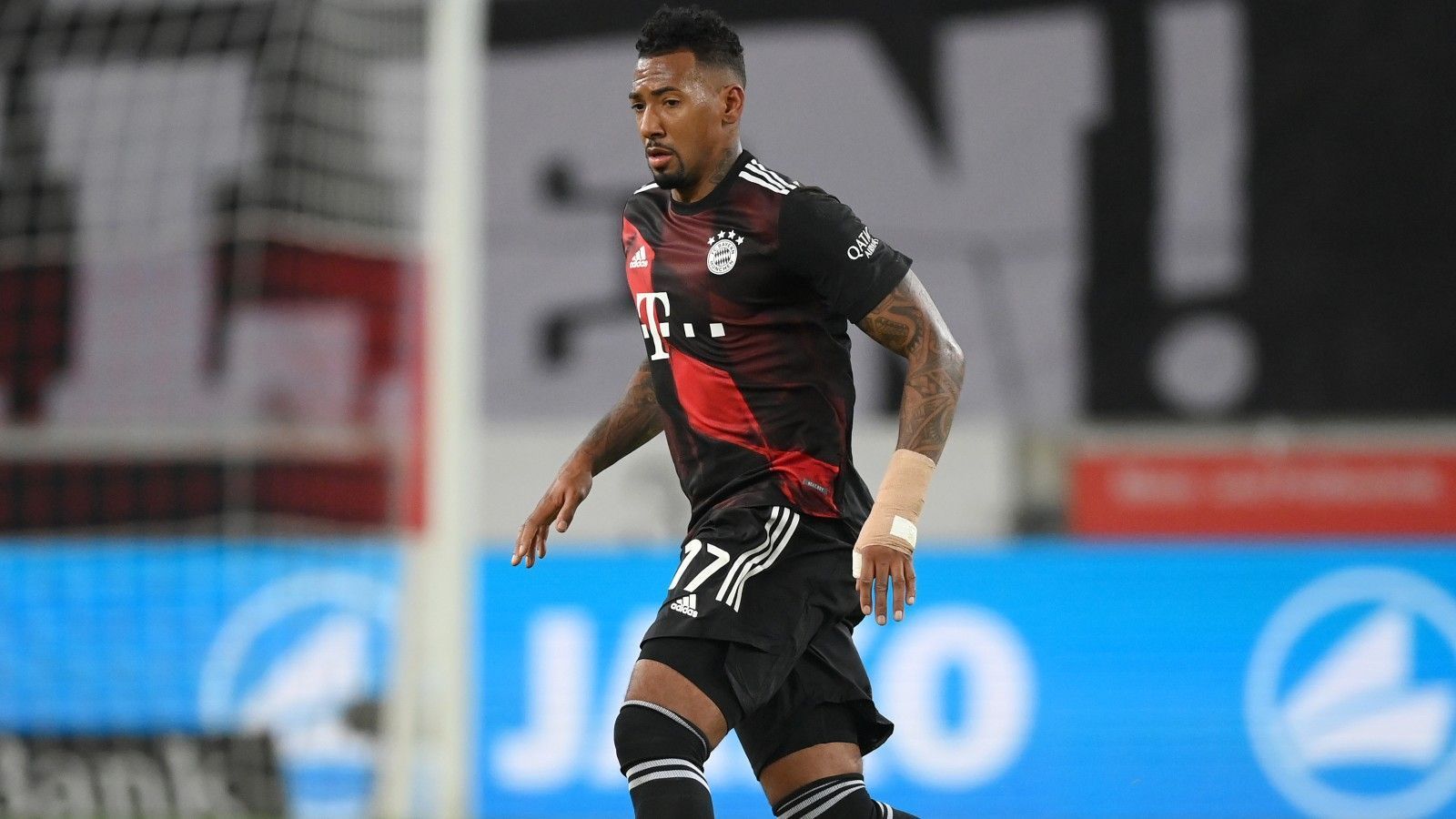 
                <strong>Jerome Boateng</strong><br>
                Hält gemeinsam mit Hernandez den Laden hinten dicht. Strahlt Ruhe aus und überzeugt mit gutem Stellungsspiel. Muss häufig für Süle ausputzen. In der letzten halben Stunde häufiger gefragt - trotzdem fehlerfrei. ran-Note: 2
              