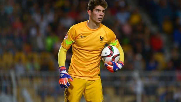 
                <strong>Luca Zidane (Frankreich/Real Madrid)</strong><br>
                Luca Zidane (Frankreich/Real Madrid). Der Sohn von Zinedine Zidane gewinnt im Sommer die U17-EM mit Frankreich. Im Gegensatz zu seinem berühmten Vater spielt er im Tor. Ausgebildet wird Zidane - natürlich - in der Jugend von Real Madrid.
              