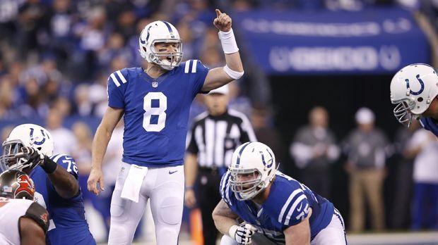 
                <strong>Matt Hasselbeck - Old but Gold</strong><br>
                Alter spielt keine Rolle? Zumindest nicht für Matt Hasselbeck. Der Ersatz-Quarterback der Indianapolis Colts stellte Dank dem Ausfall von Andrew Luck einen neuen NFL-Rekord auf. Der 40-Jährige ist der erste Quarterback, der in seinem Alter die ersten vier Spiele als Starter gewinnen konnte. Die 4 und die 0 dürften die neuen Lieblingszahlen des alternden Passgebers sein.
              