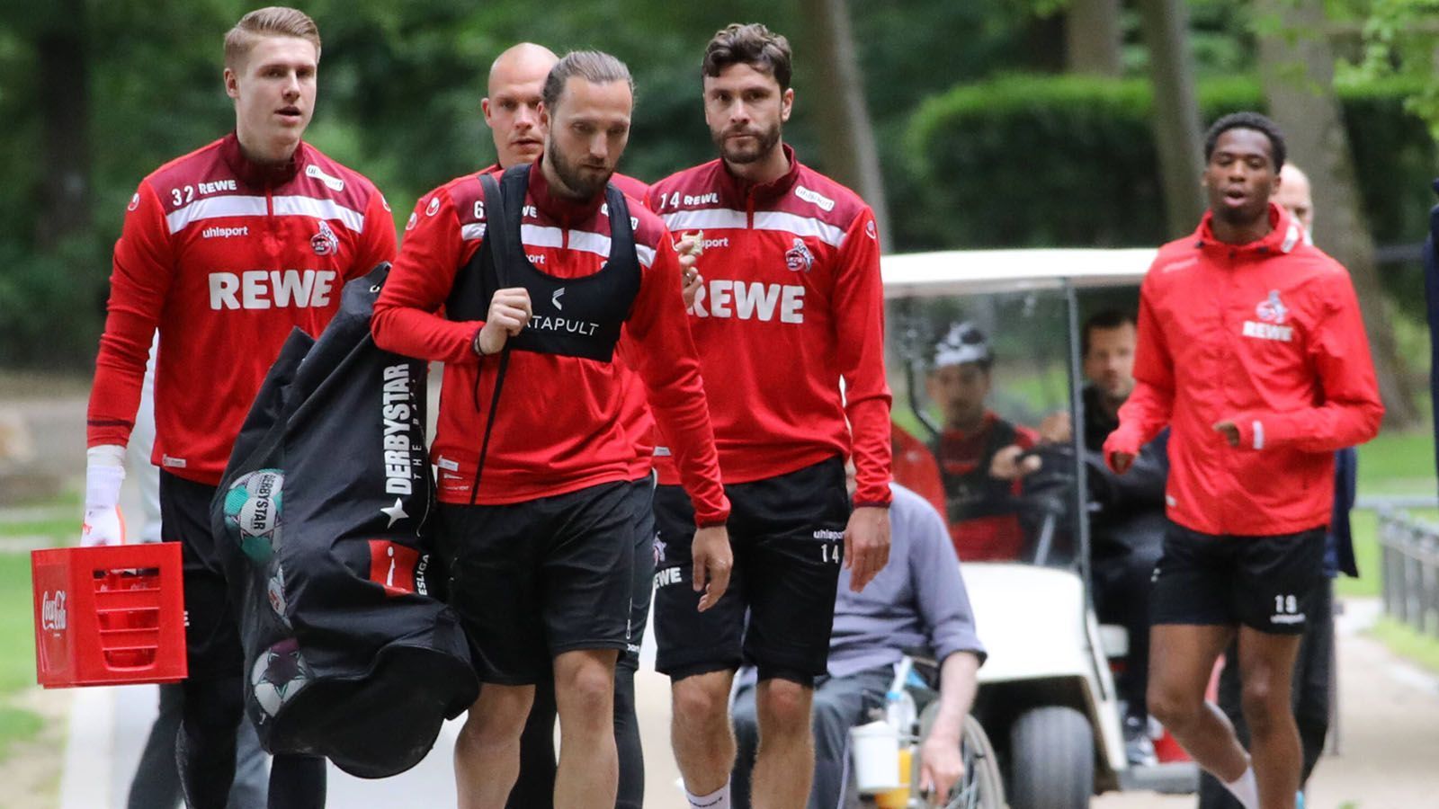 
                <strong>1. FC Köln</strong><br>
                Trainingsstart: 5. Juli (ab dem 2. Juli Leistungsdiagnostik) -Trainingslager: 16. bis 24. Juli in Donaueschingen -Testspiele: Fr., 9. Juli, 1. FC Köln - Fortuna Köln 4:0, Sa., 10. Juli, 1. FC Köln -  MSV Duisburg 1:1, Sa., 17. Juli, 1. FC Köln - FC Bayern München 2:3, So., 18. Juli 1. FC Köln - FC Schaffhausen 2:0, Sa., 24. Juli, 1. FC Köln - SV Elversberg 2:1, Sa., 31. Juli, 1. FC Köln - Roda JC Kerkrade 1:1
              