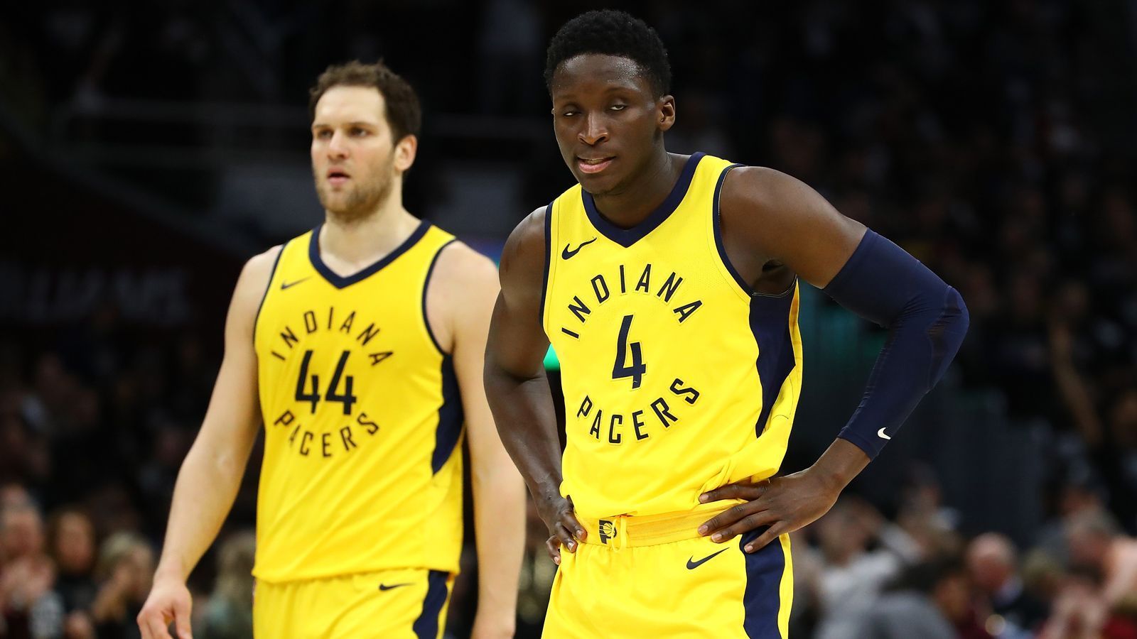 
                <strong>5. Platz im Osten: Indiana Pacers</strong><br>
                Den Indiana Pacers hat in den vergangenen Playoffs nicht viel gefehlt, um Lebrons Cavaliers in die Offseason zu schicken. Am Ende scheiterte man zwar am "King", hat sich in der Offseason aber gut verstärken können. Zu Victor Oladipo, Myles Turner, Bojan Bogdanovic und Domantas Sabonis gesellen sich Tyreke Evans und Doug McDermott. So sollte der Kader breit genug sein, um ohne Probleme in die Playoffs einzuziehen. 
              