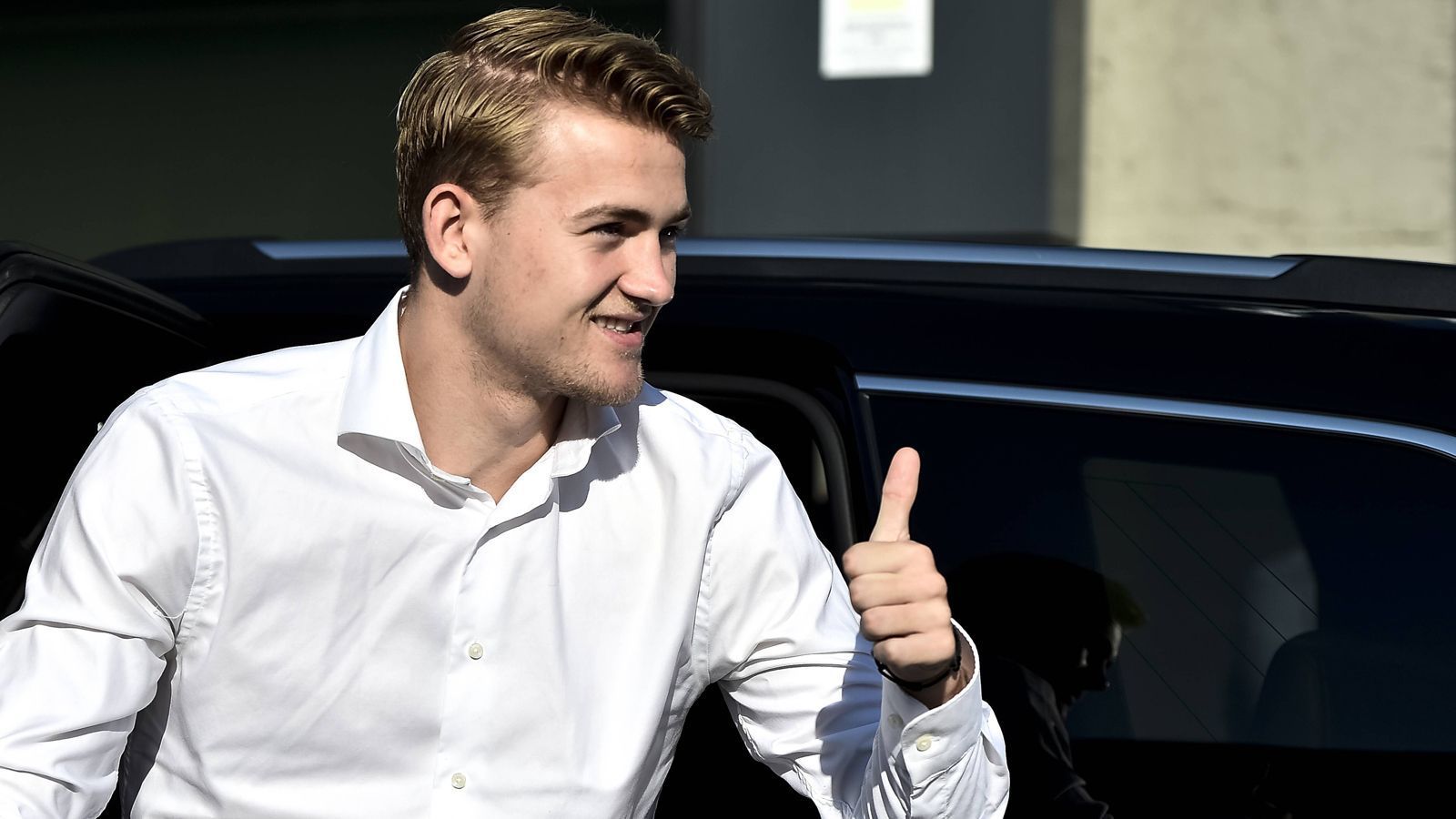 
                <strong>Platz 4: Matthijs de Ligt</strong><br>
                Wechsel von: Ajax Amsterdam zu Juventus TurinZeitpunkt des Wechsels: Juli 2019Alter zum Zeitpunkt des Wechsels: 19 JahreAblösesumme: 70 Millionen Euro
              