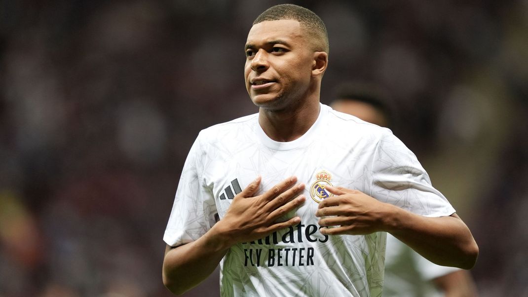 Frankreichs Starfußballer Kylian Mbappé hat sich im Millionenstreit um Gehaltszahlungen seines früheren Klubs Paris Saint-Germain durchgesetzt.