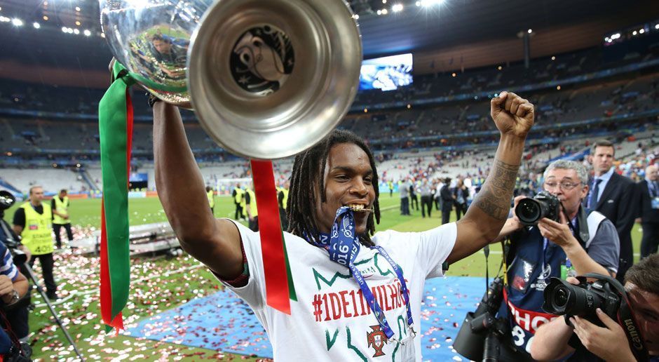 
                <strong>Platz 1 - FC Bayern München</strong><br>
                Platz 1 - FC Bayern München (73 Mio. Euro): Auch in dieser Rangliste steht der Rekordmeister natürlich wieder ganz oben. Zwar haben die Bayern nur zwei Mal, dafür aber richtig auf dem Transfermarkt zugeschlagen. So haben die Münchner mit dem frischgebackenen Europameister Renato Sanches eines der Top-Talente weltweit an die Säbener Straße gelockt und konnten mit Mats Hummels einen der besten Innenverteidiger der Liga verpflichtet.
              