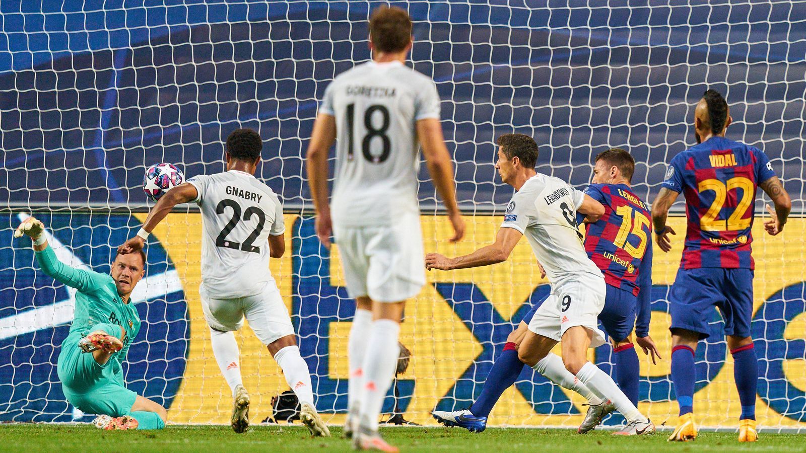 
                <strong>2019/2020: Bayern München - FC Barcelona</strong><br>
                FC Barcelona - Bayern München 2:8 -Weiterer Verlauf: Final-Sieg über Paris St. Germain (1:0)
              